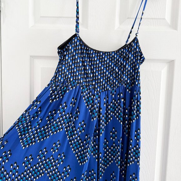 Diane Von Furstenberg "Ivena" Printed Blue Silk Romper, size 10 (fits 8/10) - Picture 5 of 11